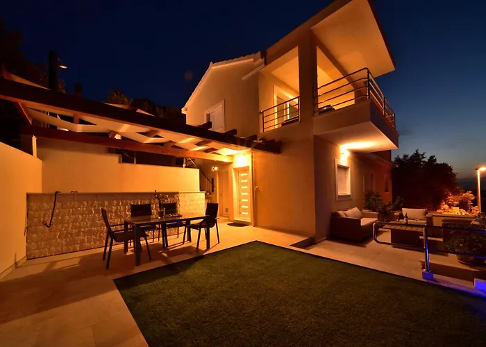 Villa Seafront - Private Jacuzzi Blato (Korcula)