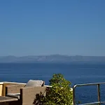 Seafront - Private Jacuzzi