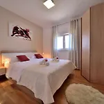 Βίλα Seafront - Private Jacuzzi