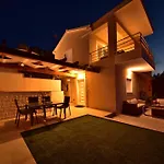 Βίλα Seafront - Private Jacuzzi Blato (Korcula)