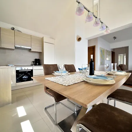 Seafront - Private Jacuzzi Villa Blato (Korcula)