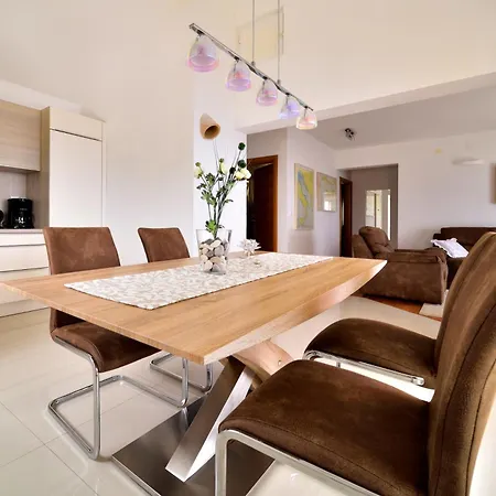 Seafront - Private Jacuzzi Villa *