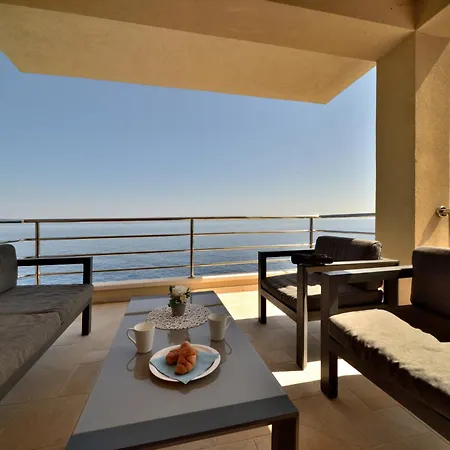 Villa Seafront - Private Jacuzzi