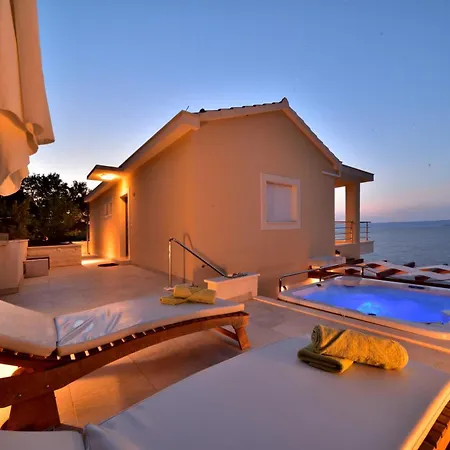 Willa Seafront - Private Jacuzzi Blato (Korcula)
