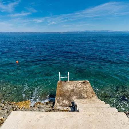 Villa Seafront - Private Jacuzzi Blato (Korcula)