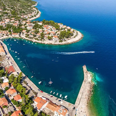 Seafront - Private Jacuzzi 빌라