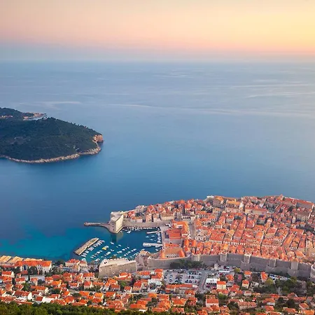 Seafront - Private Jacuzzi Villa Blato (Korcula)