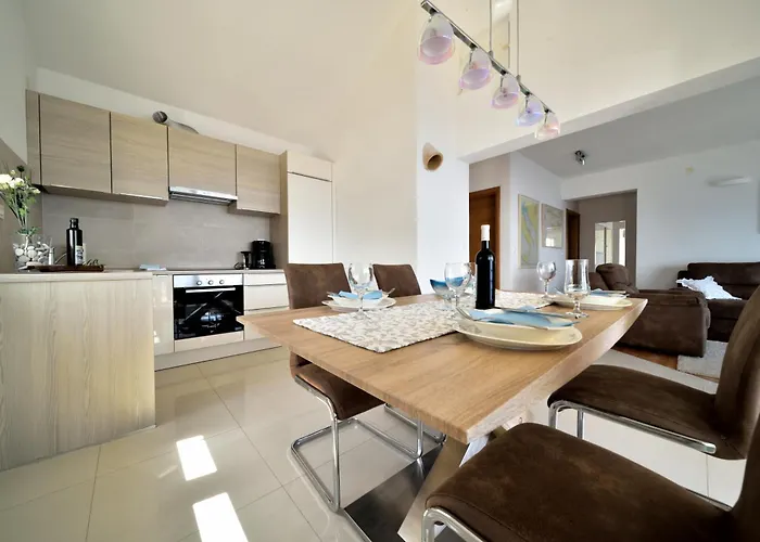 Seafront - Private Jacuzzi Villa Blato