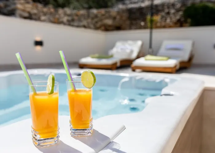 Villa Seafront - Private Jacuzzi Blato