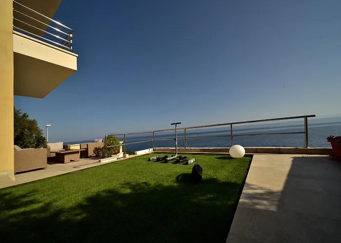 Seafront - Private Jacuzzi Blato