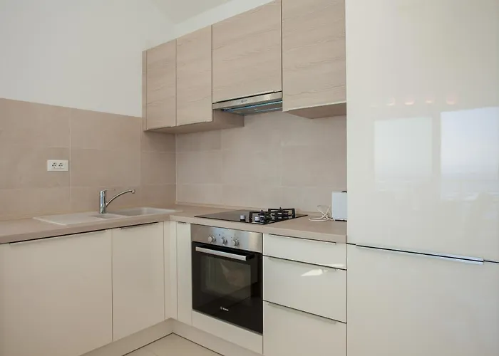 Seafront - Private Jacuzzi 빌라