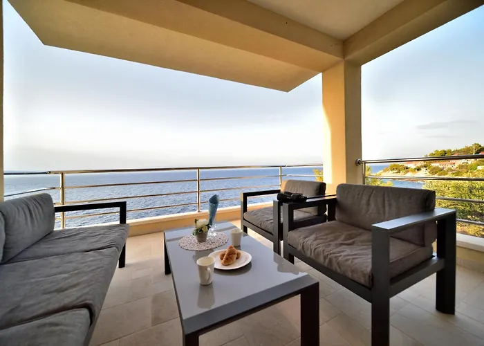 Seafront - Private Jacuzzi Blato