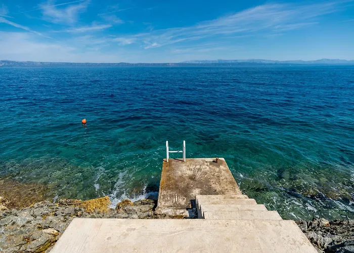 Villa Seafront - Private Jacuzzi Blato