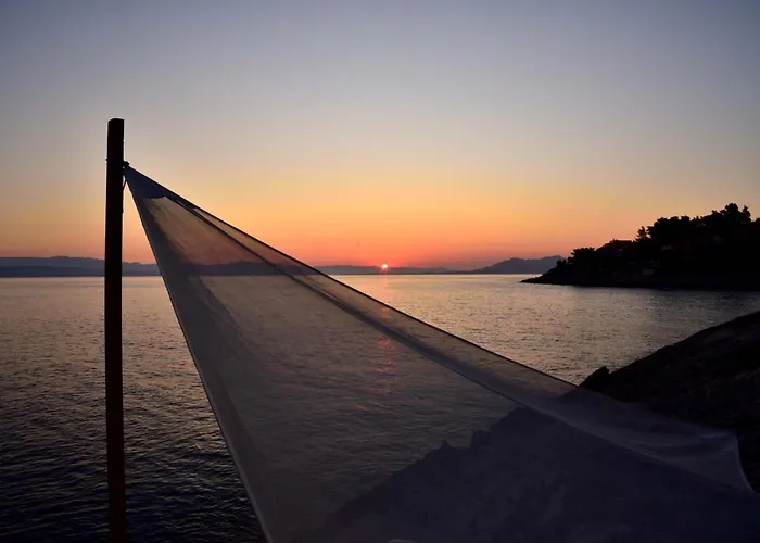 Villa Seafront - Private Jacuzzi Blato